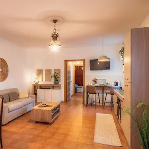 central-home-marine-house-casa-marina.palermohotels.org/