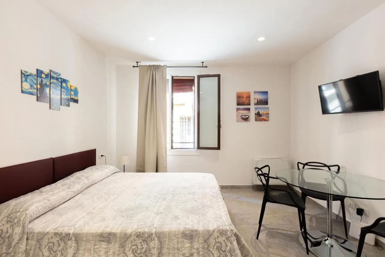 Apartment Goito 3, Bologna By Short Holidays